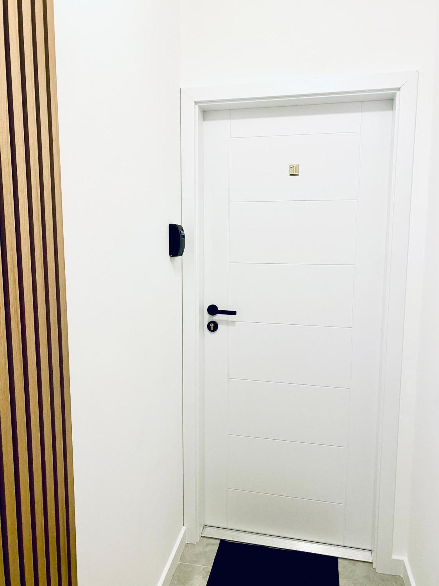 Olivia Apartments - Sloneczny Apartament W Centrum Warszawy, Plac Unii Lubelskiej, Lazienki Krolewskie, Pole Mokotowskie Varsó Kültér fotó